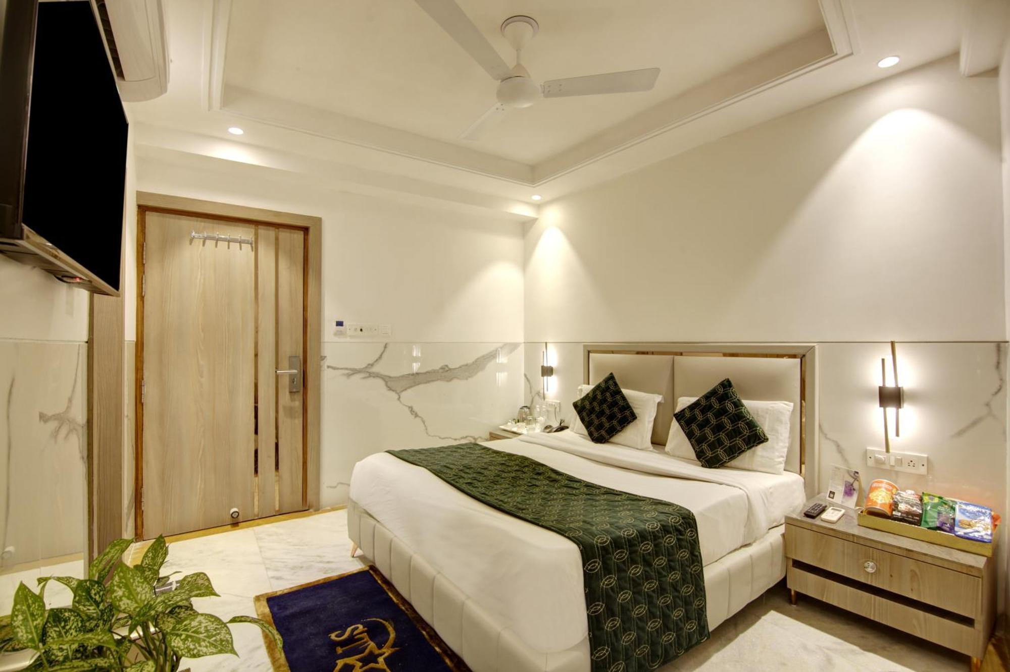 Hotel Transit International- Aerocity Delhi Airport New Delhi Extérieur photo